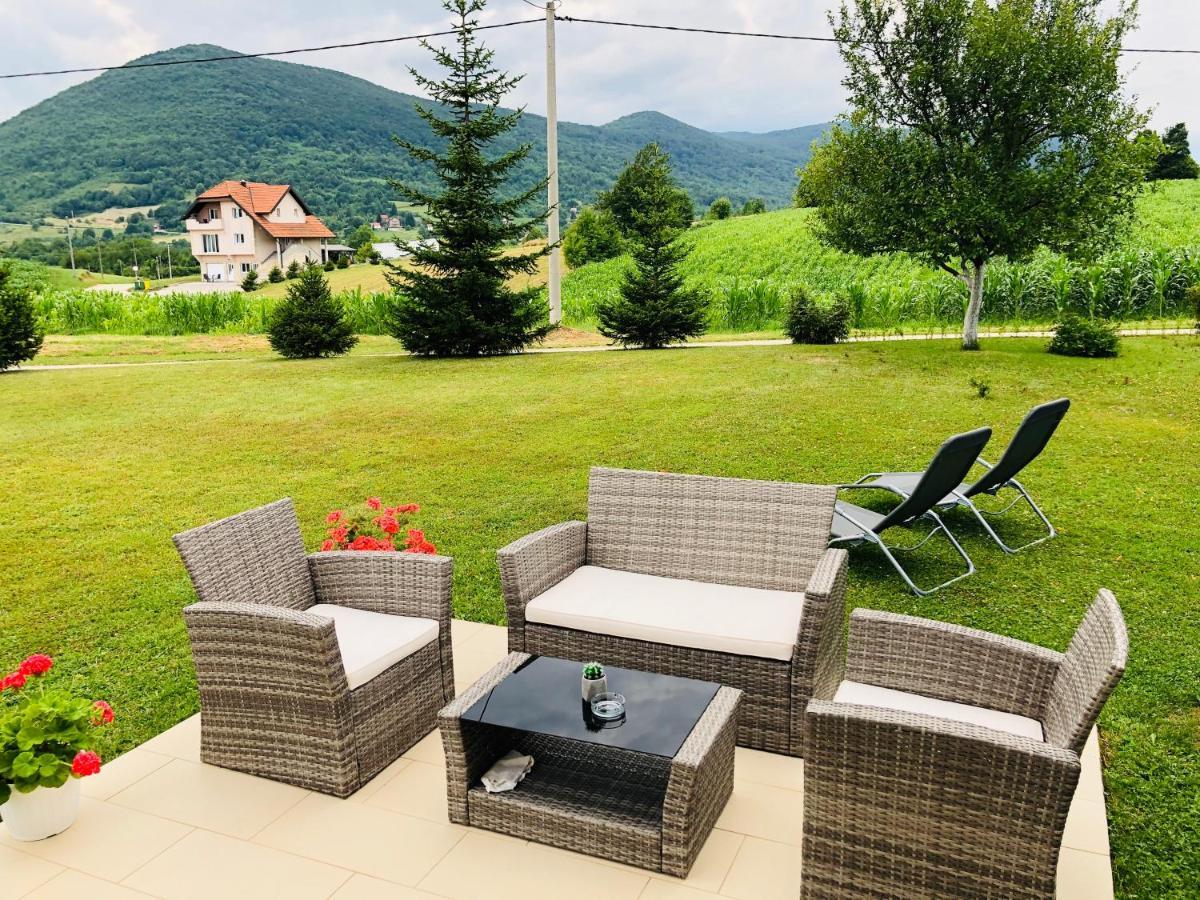Apartment Golden Fields Smoljanac Exteriér fotografie