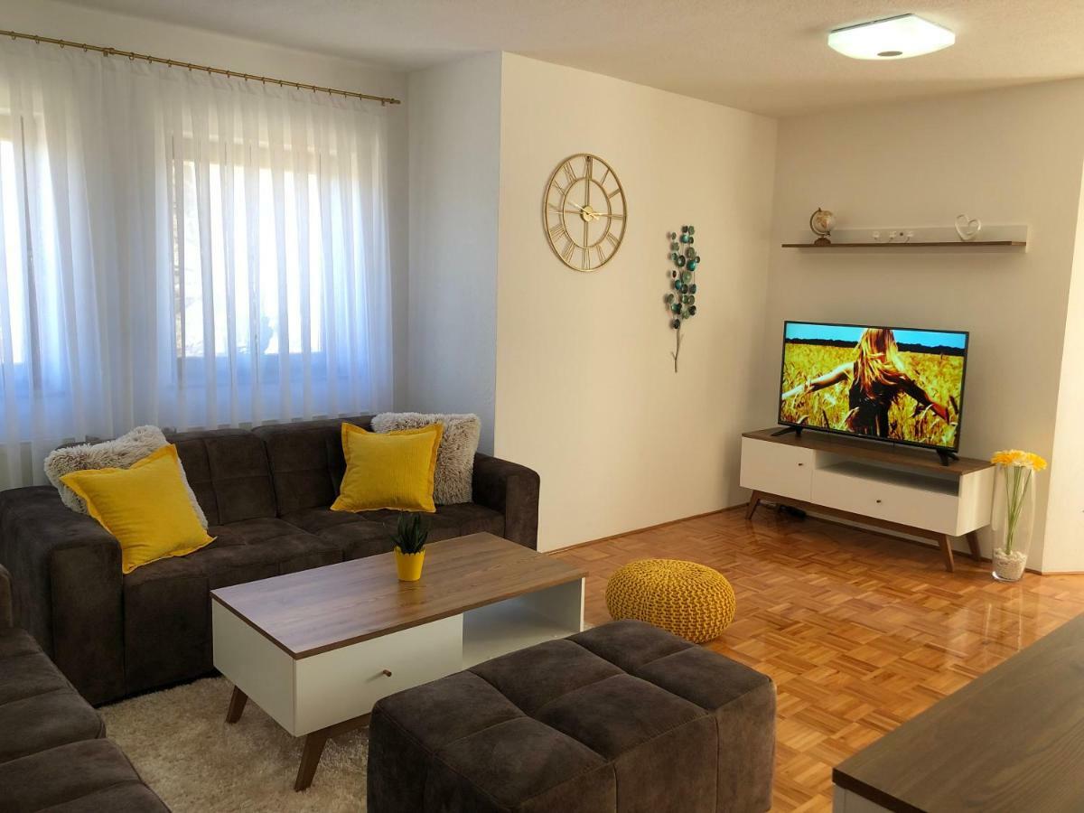Apartment Golden Fields Smoljanac Exteriér fotografie
