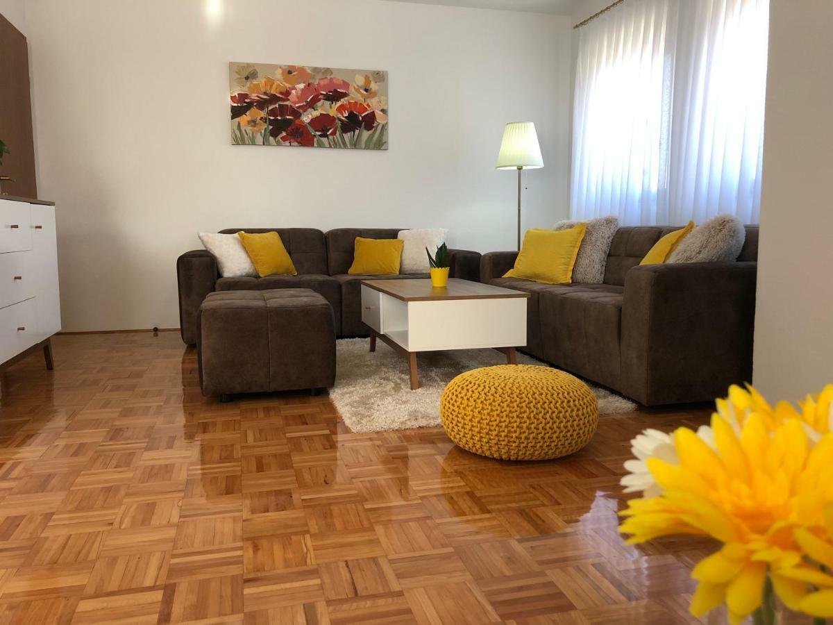 Apartment Golden Fields Smoljanac Exteriér fotografie