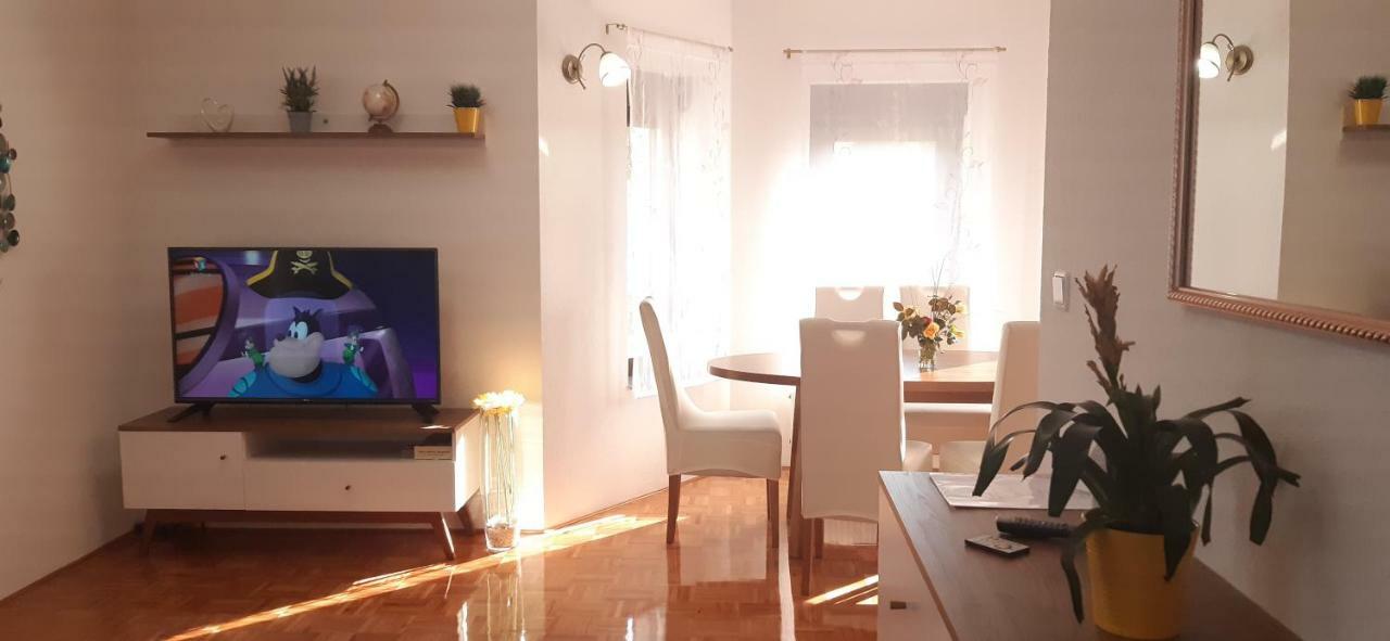 Apartment Golden Fields Smoljanac Exteriér fotografie